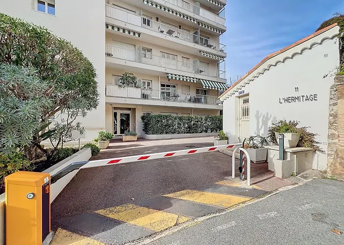 Superbe Meuble Centre * Cannes